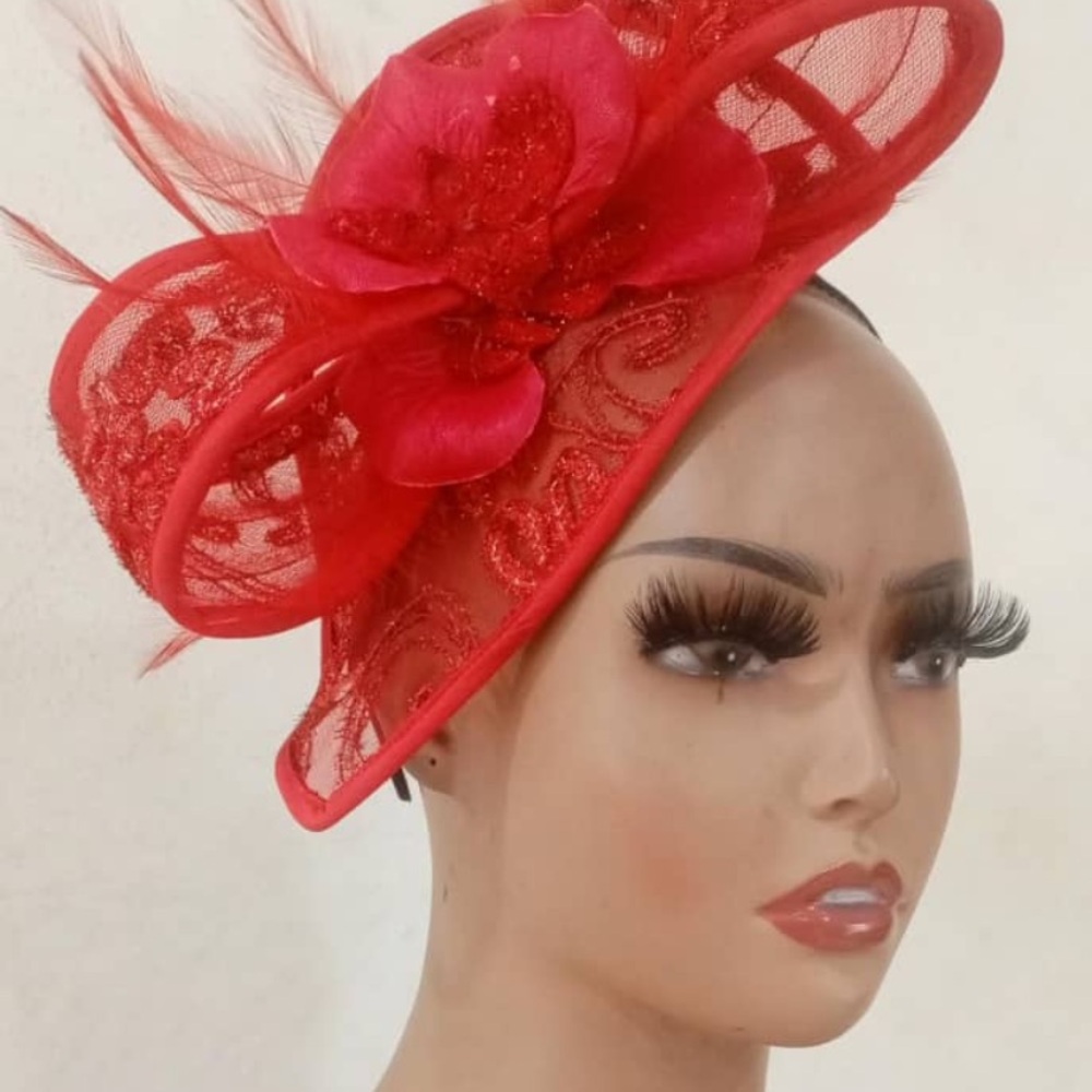 Elegant Red Fascinator Hat

FAS1 0226